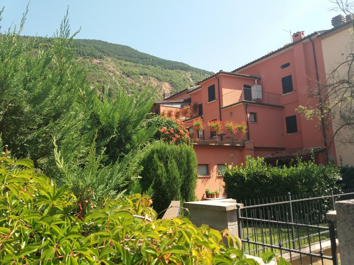 Albergo Montenerone Piobbico 外观 照片